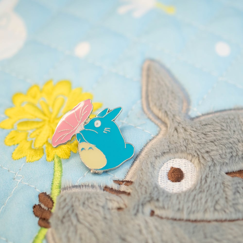 Studio Ghibli My Neighbour Totoro Medium Totoro Morning Glory Pin Badge T-30