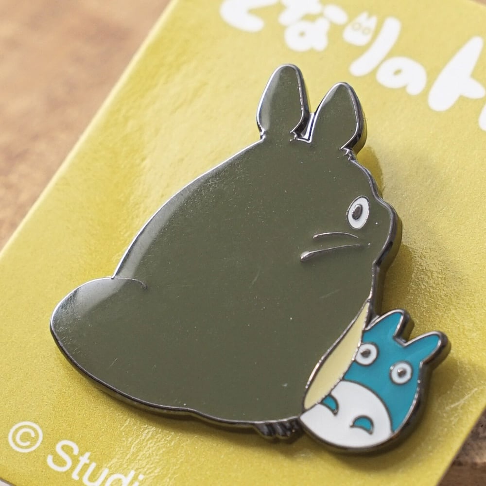Studio Ghibli My Neighbour Totoro Big & Small Totoro Hide and Seek Pin Badge T-25