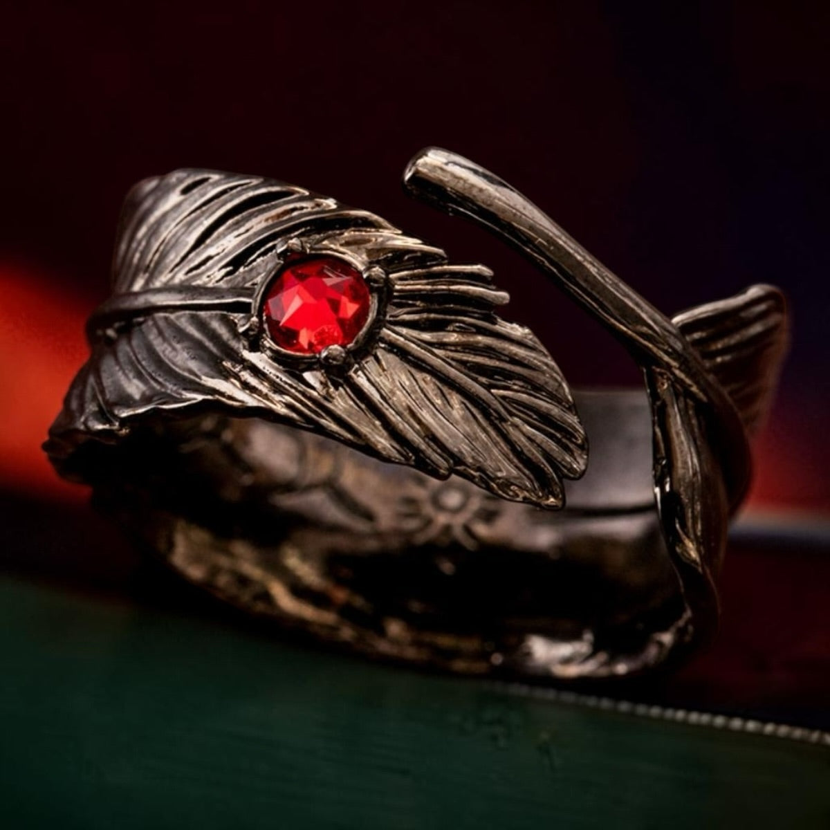 Studio Ghibli GBL Howl’s Moving Castle My Treasure Ring – Howl’s Black Feather