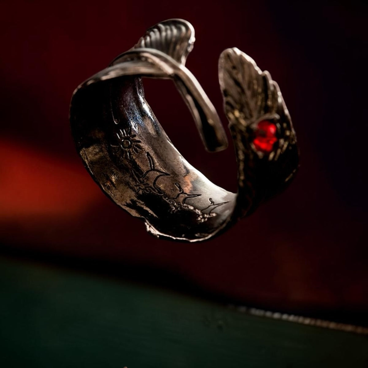 Studio Ghibli GBL Howl’s Moving Castle My Treasure Ring – Howl’s Black Feather