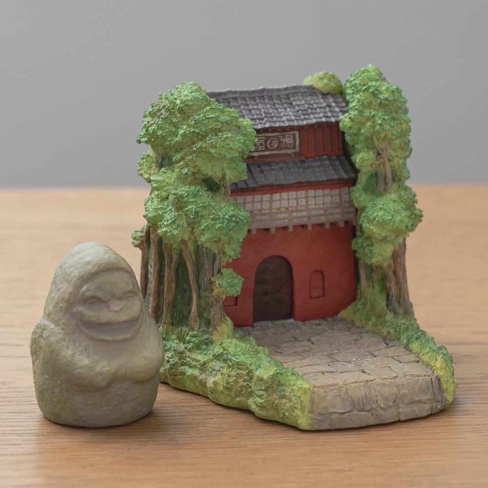 Studio Ghibli Spirited Away Stone Guardian Tunnel Diorama Tray & Paperweight
