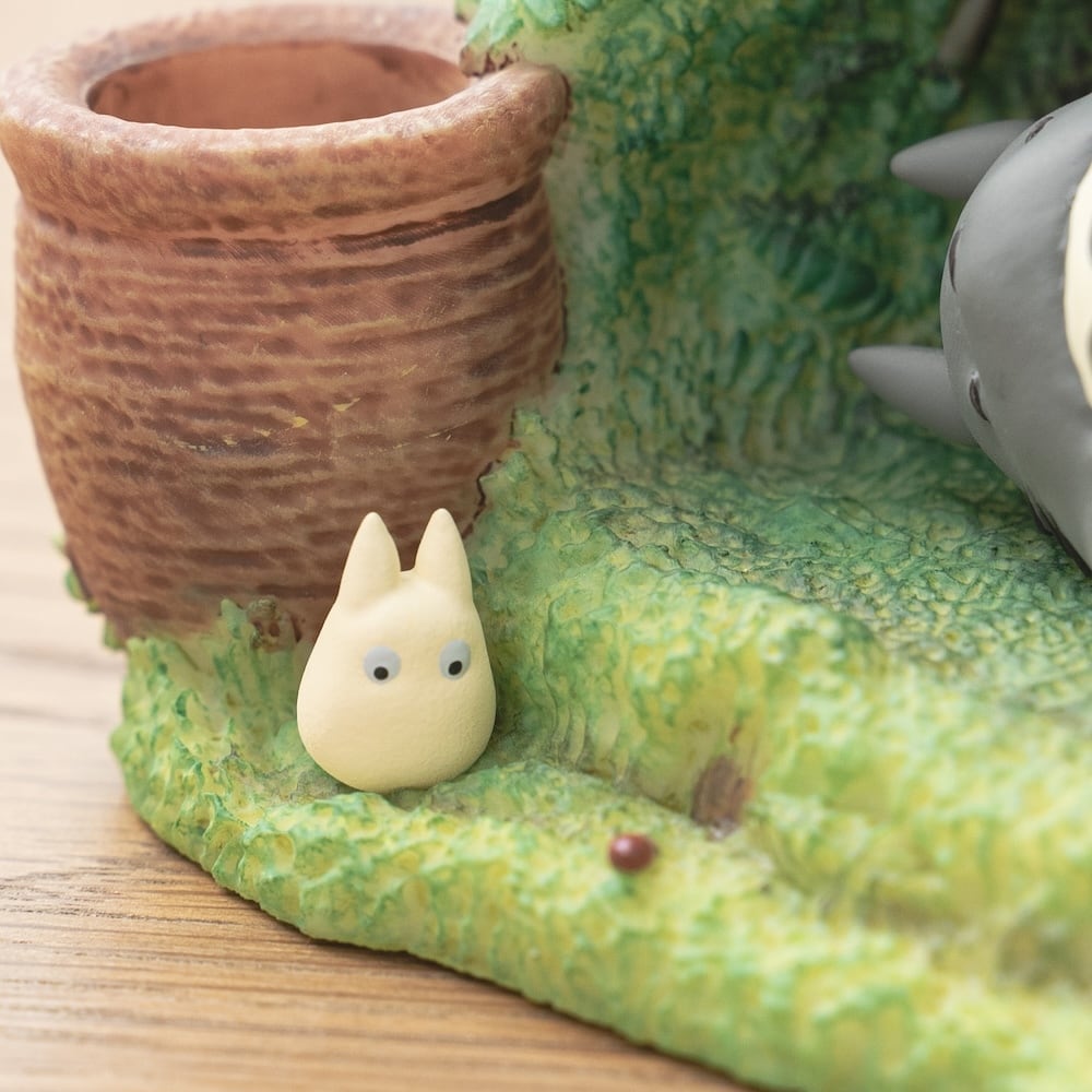 Studio Ghibli My Neighbour Totoro Totoro’s Home Diorama Pen Stand & Paperweight