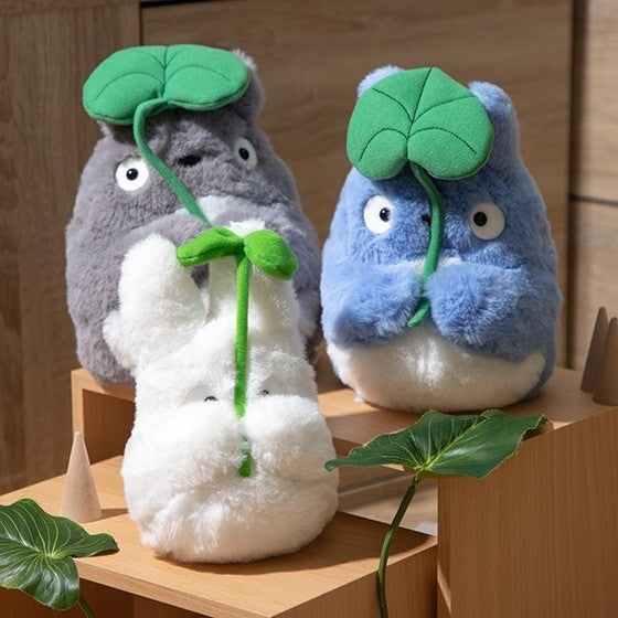 Studio Ghibli My Neighbour Totoro Plush Leaf Holding Collection Official Japan