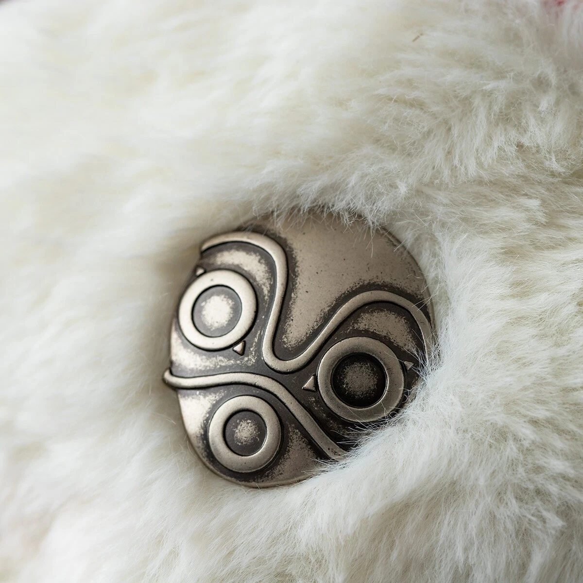 Studio Ghibli Princess Mononoke San Faux Fur Shell Pouch Mask Shell Zipper Pull