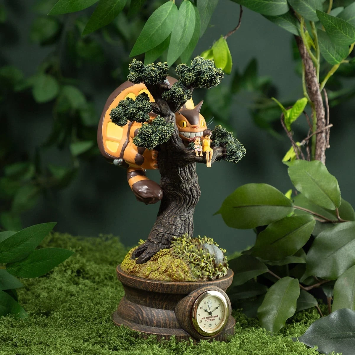 Studio Ghibli My Neighbor Totoro Diorama Clock Catbus & Satsuki Mei on Pine Tree