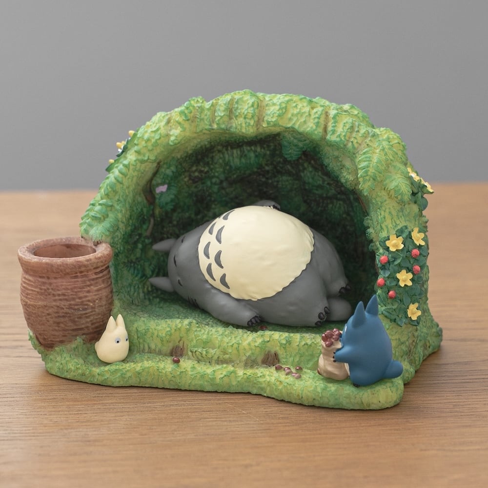 Studio Ghibli My Neighbour Totoro Totoro’s Home Diorama Pen Stand & Paperweight