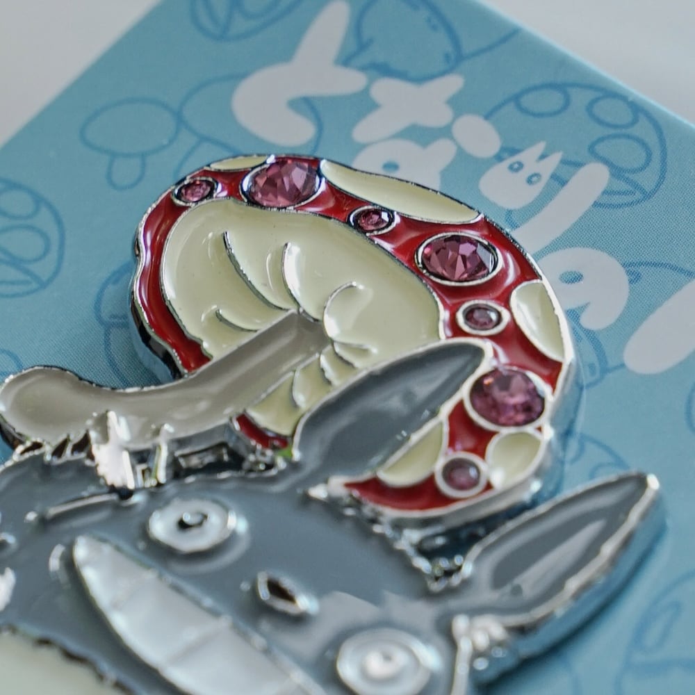 Studio Ghibli My Neighbour Totoro Totoro with Mushroom Metal Brooch GB-02