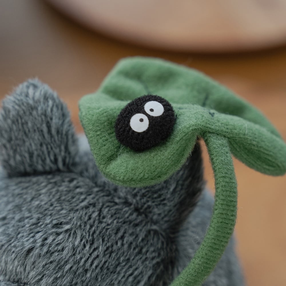 Studio Ghibli My Neighbour Totoro Big Totoro & Susuwatari Fluffy Otedama Plush M 16cm K-9871