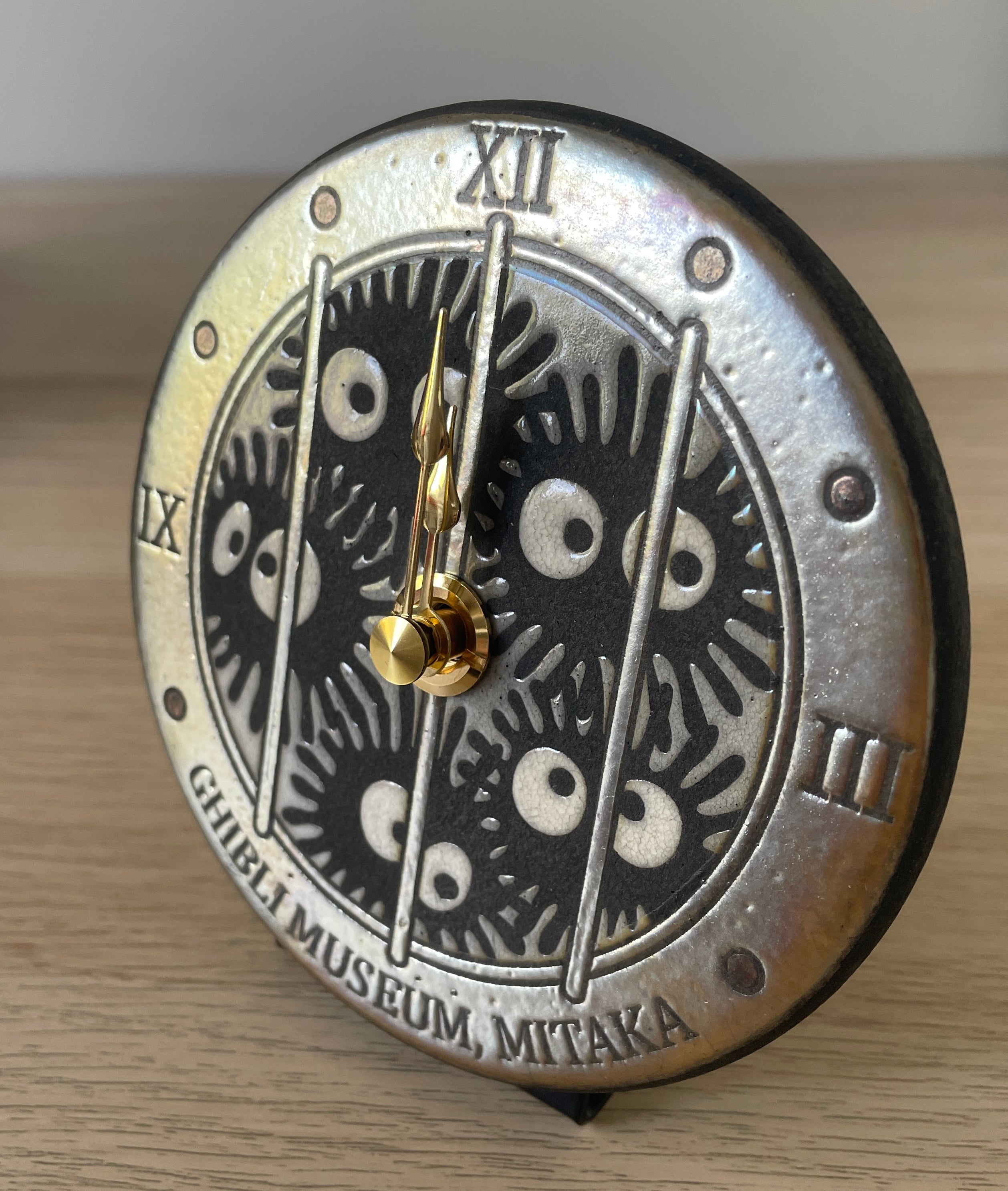 Studio Ghibli Museum Susuwatari Diving Window Ceramic Clock – Antonio Zaccarella